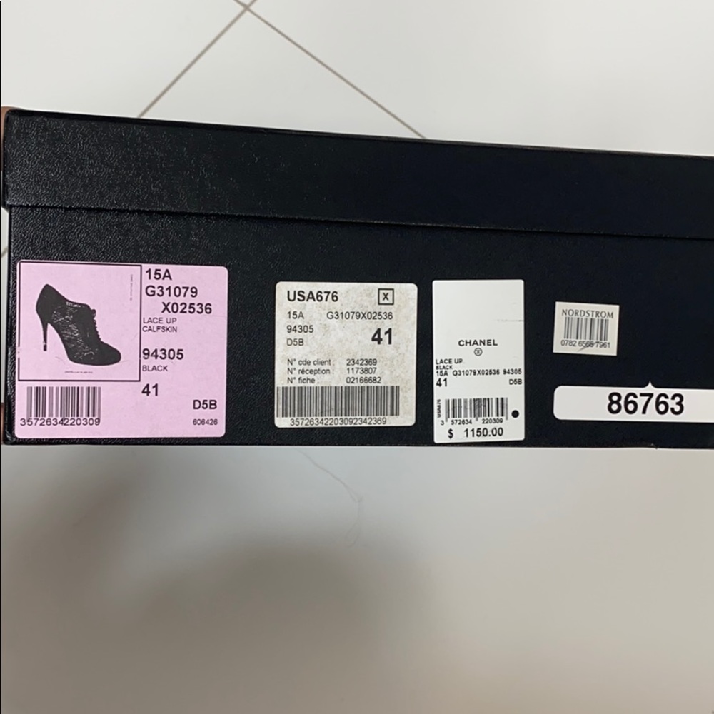 CHANEL lace up calfskin boots - Picture 11 of 14
